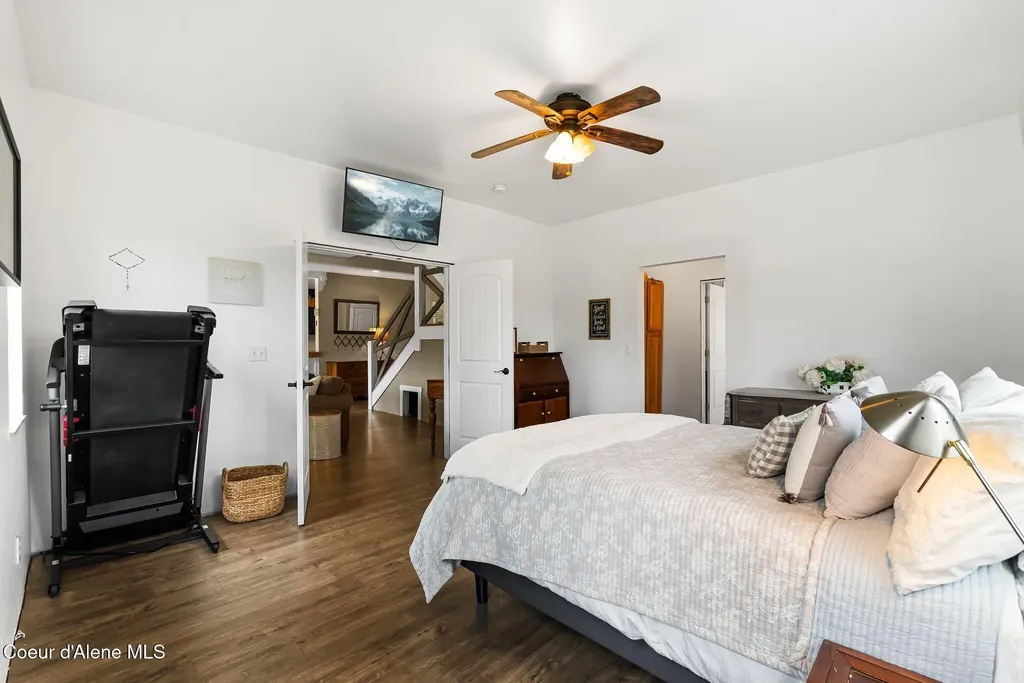 438 Davis Road Sagle ID 83860
