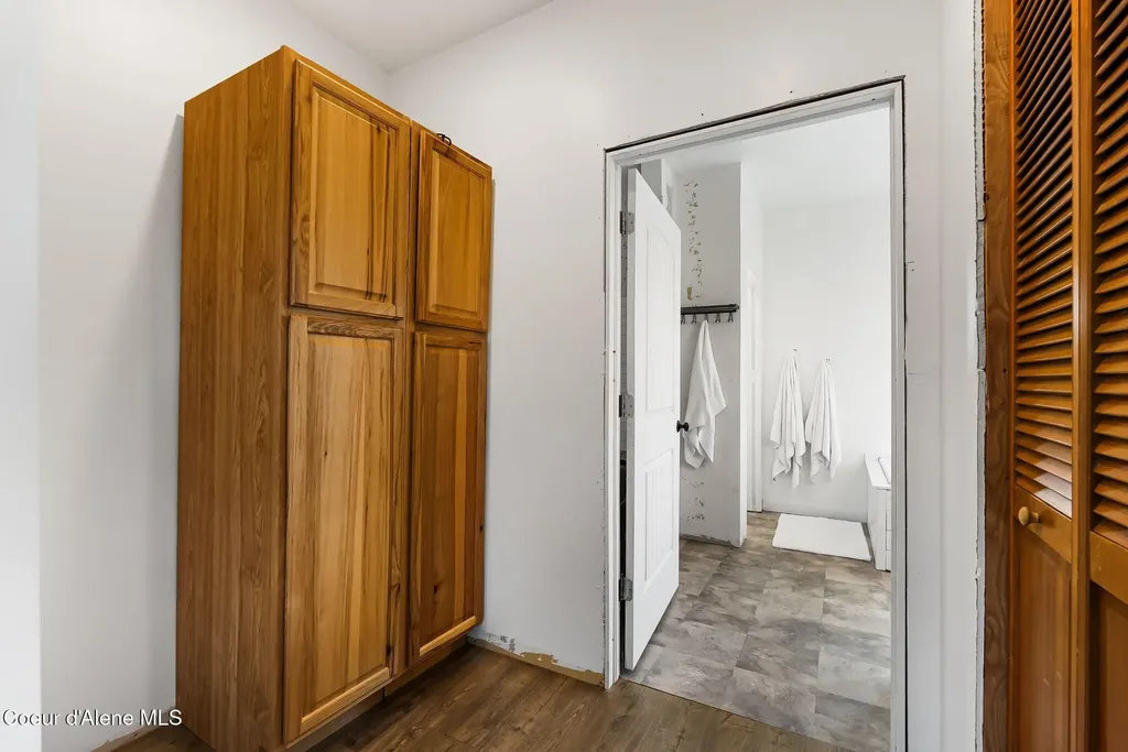 438 Davis Road Sagle ID 83860