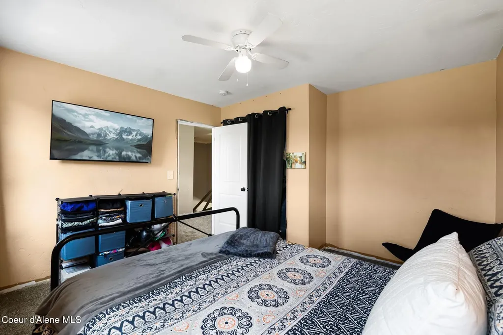 438 Davis Road Sagle ID 83860