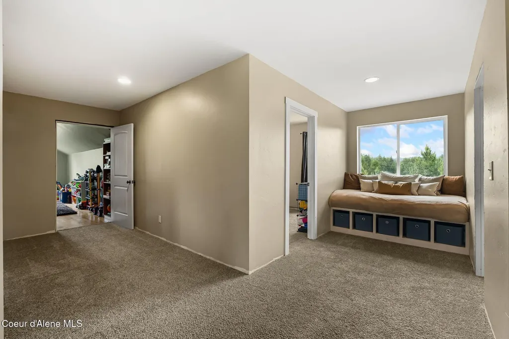 438 Davis Road Sagle ID 83860