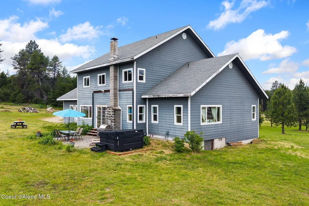 438 Davis Road Sagle ID 83860