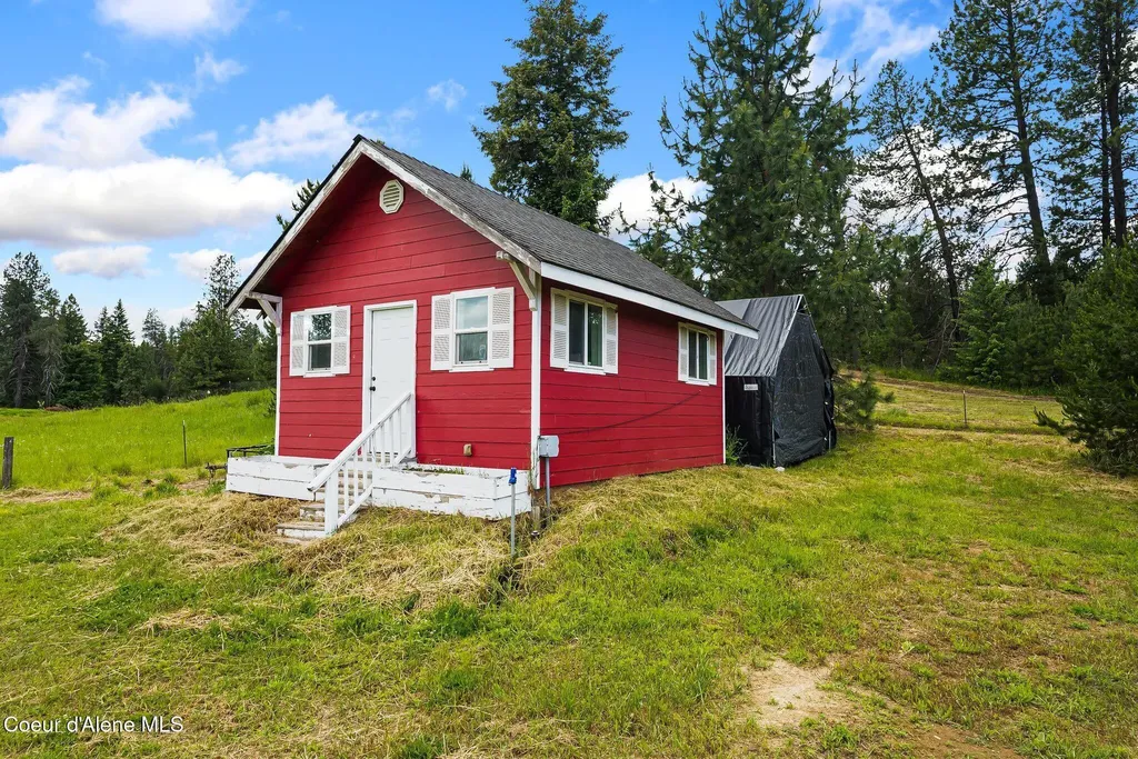 438 Davis Road Sagle ID 83860