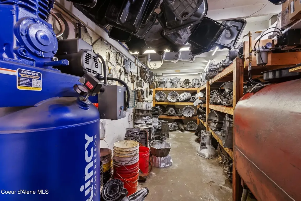 30826 Highway 200 Ponderay ID 83852