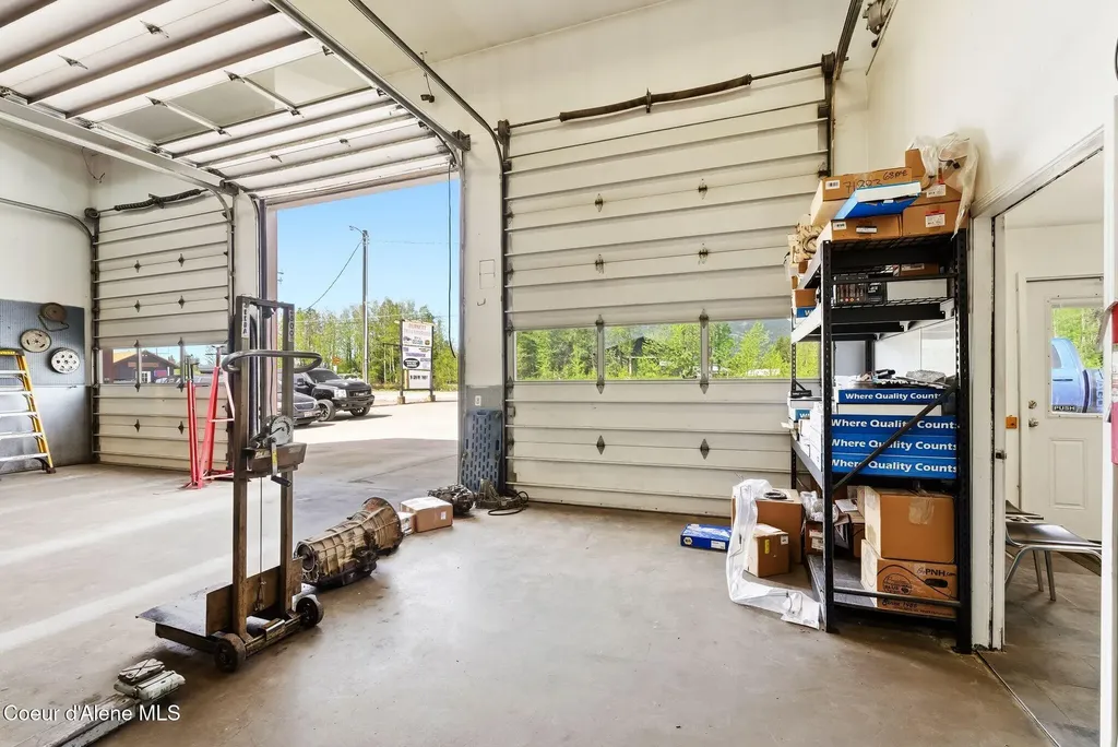 30826 Highway 200 Ponderay ID 83852
