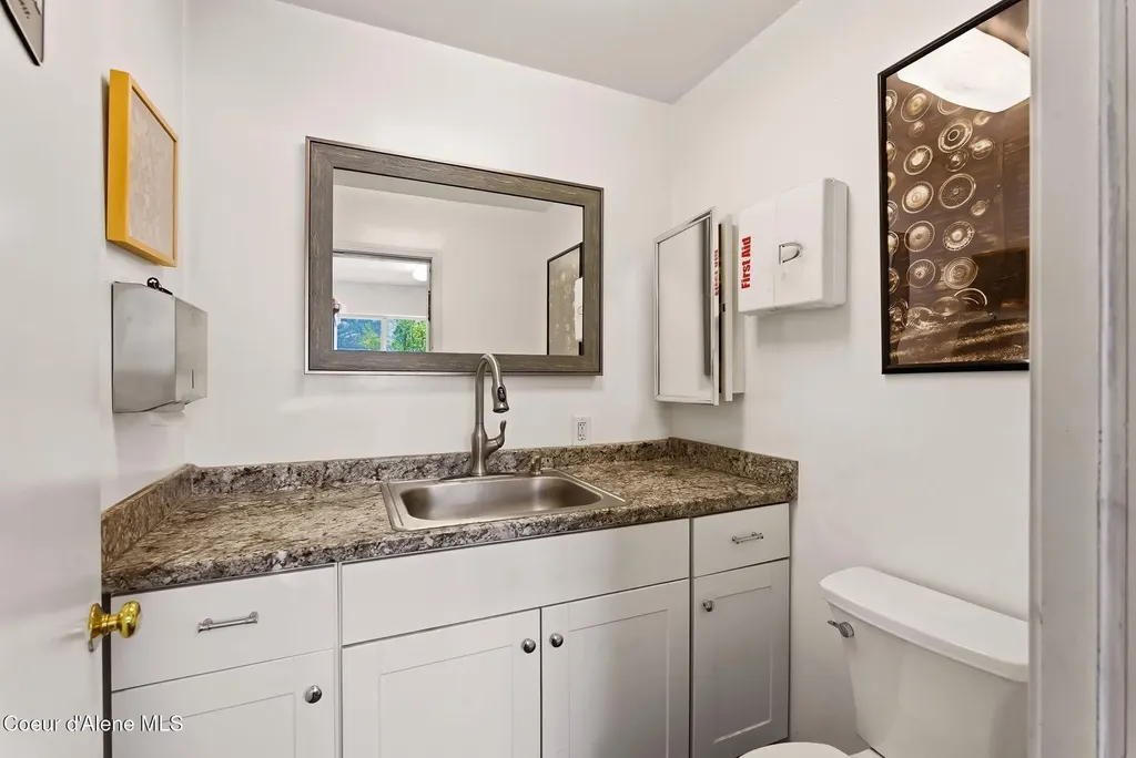 30826 Highway 200 Ponderay ID 83852
