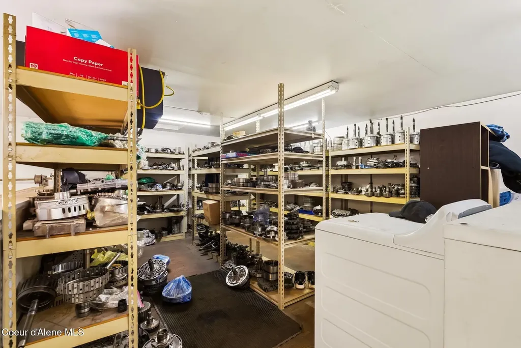 30826 Highway 200 Ponderay ID 83852
