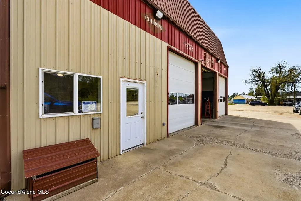 30826 Highway 200 Ponderay ID 83852
