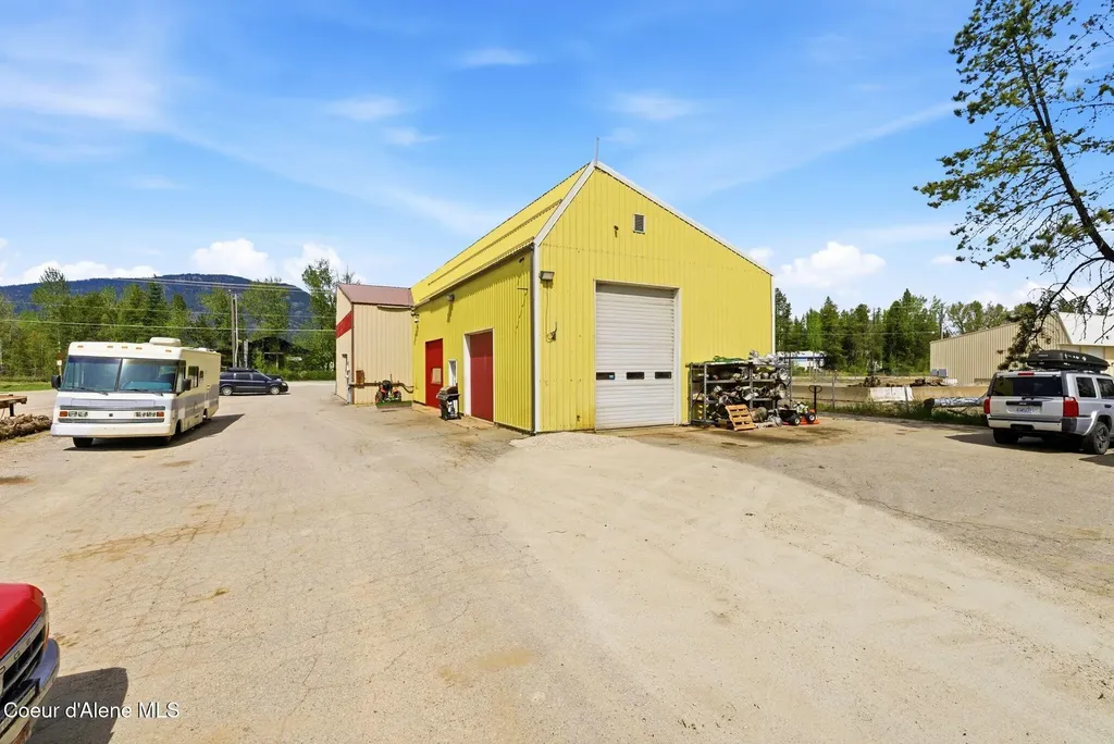30826 Highway 200 Ponderay ID 83852