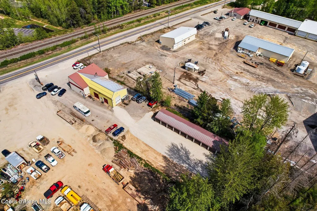 30826 Highway 200 Ponderay ID 83852