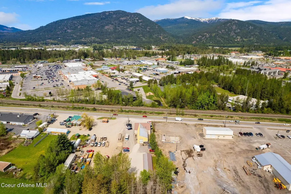 30826 Highway 200 Ponderay ID 83852