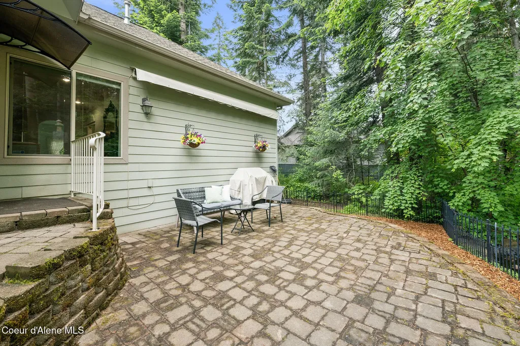 12695 N Bradbury Drive Hayden ID 83835