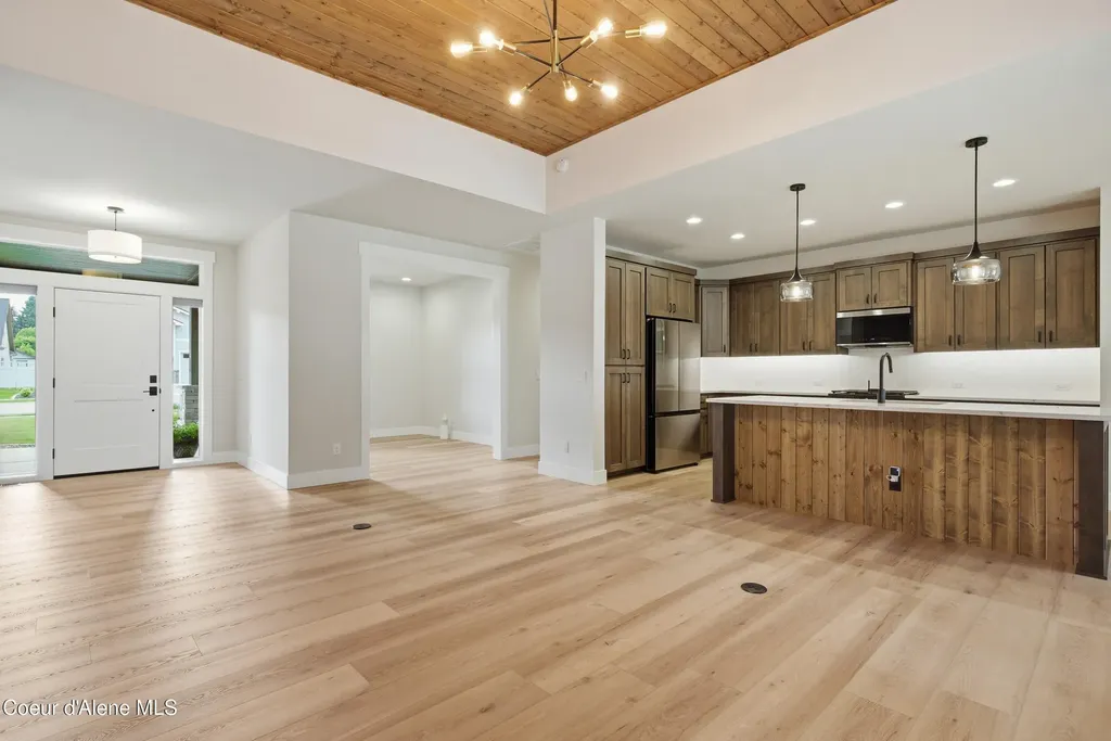 9365 N. Secretariat Lane Hayden ID 83835