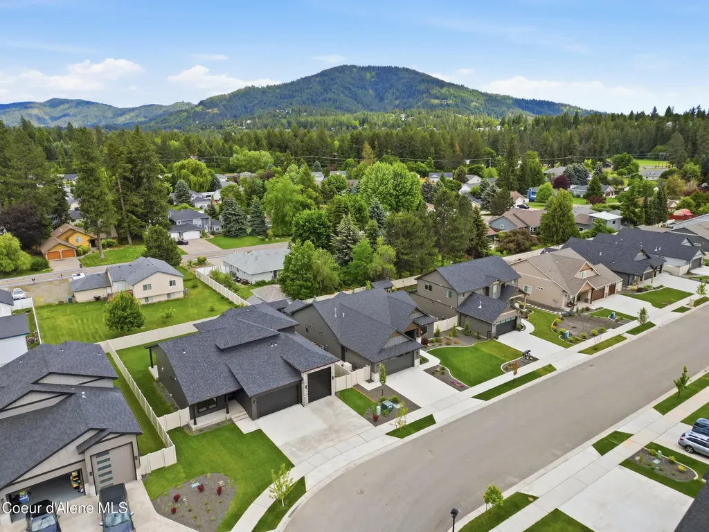 9365 N. Secretariat Lane Hayden ID 83835