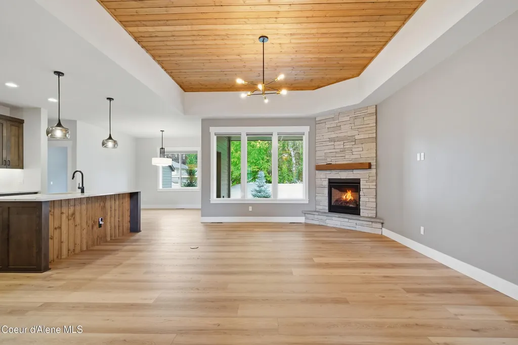 9365 N. Secretariat Lane Hayden ID 83835