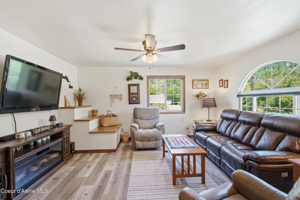 505 Coeur D Alene Avenue Pinehurst ID 83850