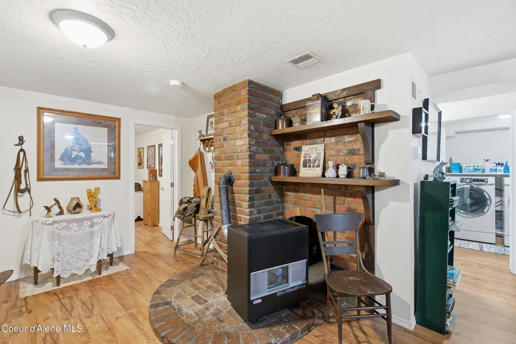 505 Coeur D Alene Avenue Pinehurst ID 83850