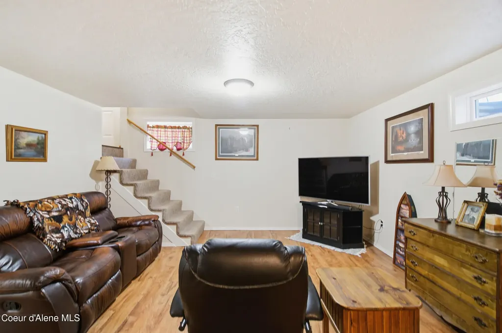 505 Coeur D Alene Avenue Pinehurst ID 83850