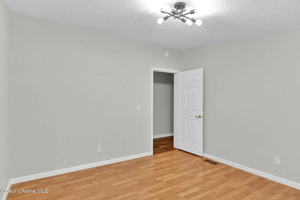 32988 N 10th Avenue Spirit Lake ID 83869