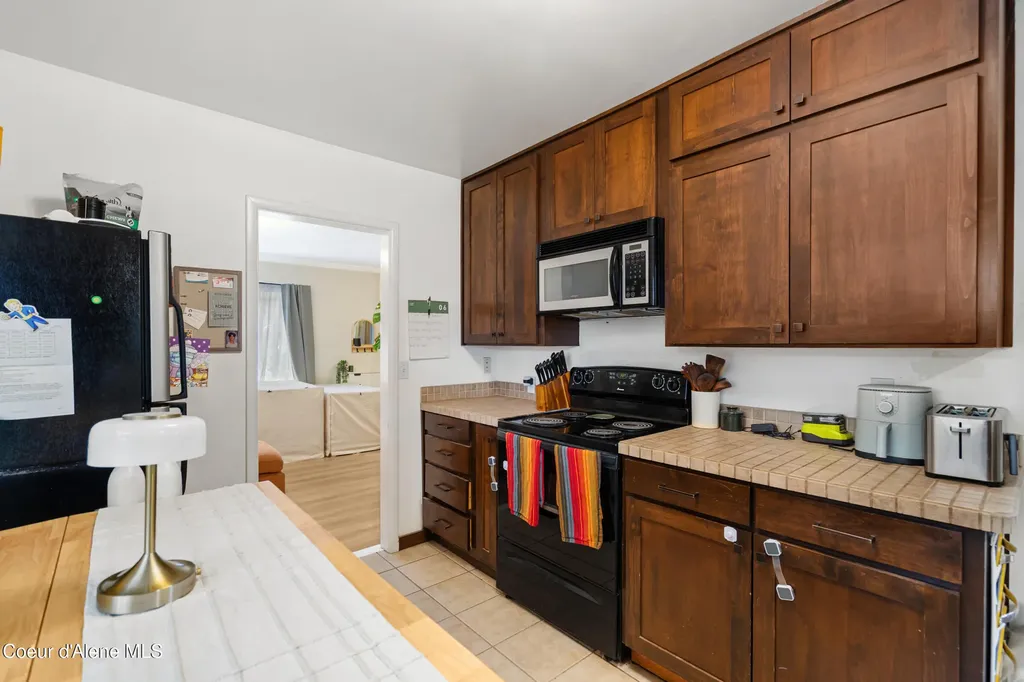 6758 El Paso Street Bonners Ferry ID 83805