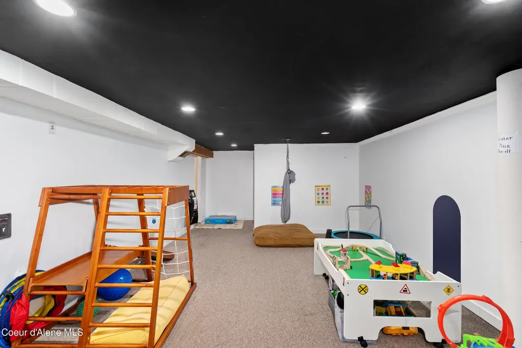 6758 El Paso Street Bonners Ferry ID 83805