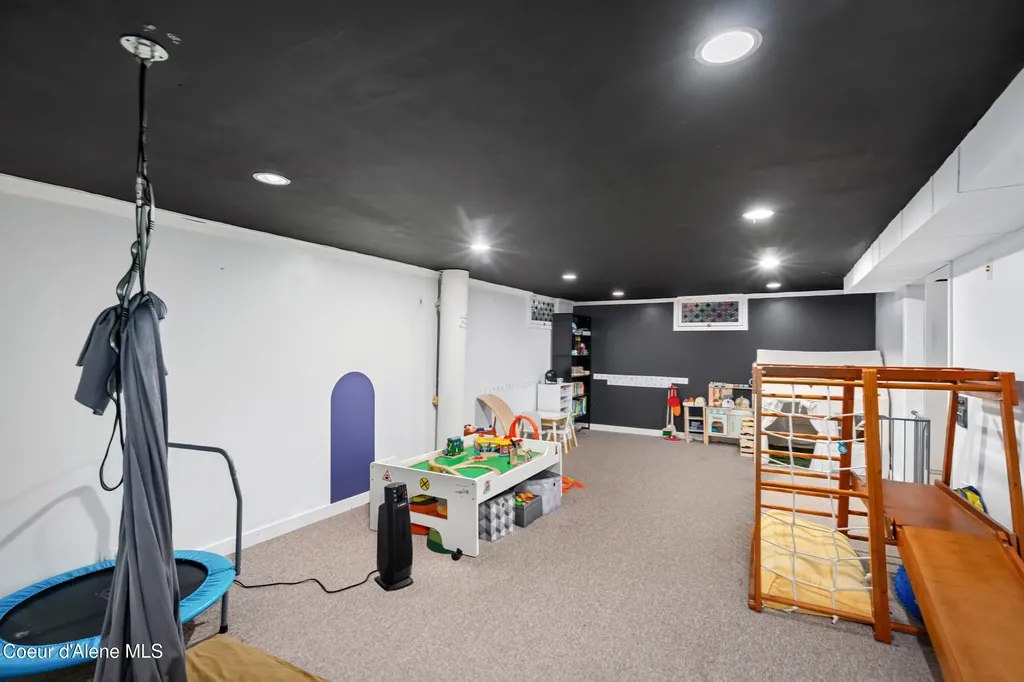 6758 El Paso Street Bonners Ferry ID 83805
