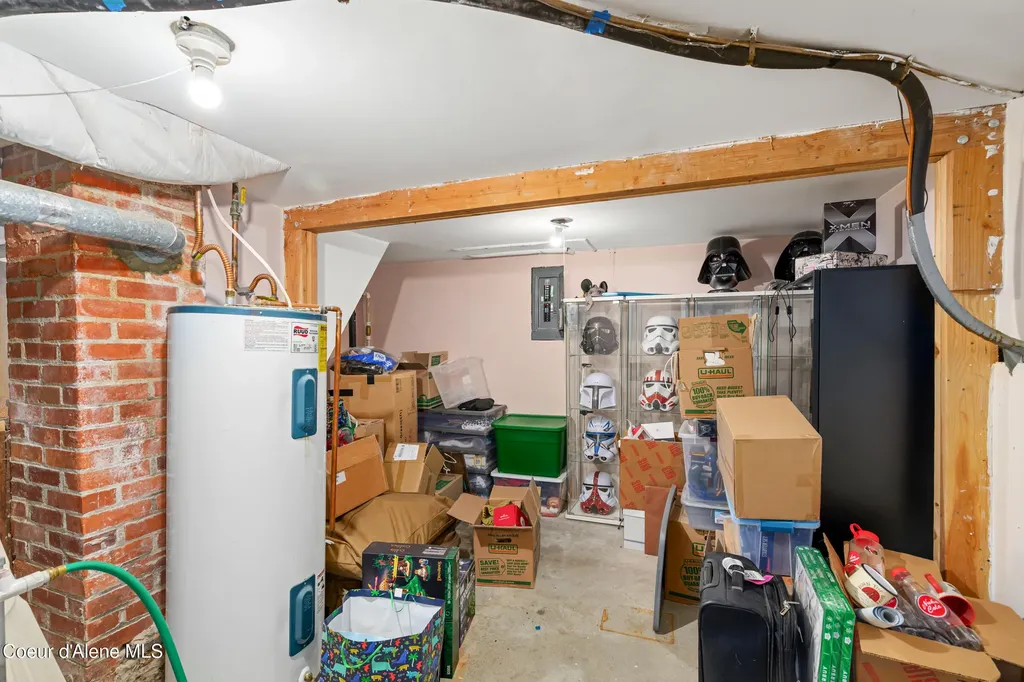 6758 El Paso Street Bonners Ferry ID 83805