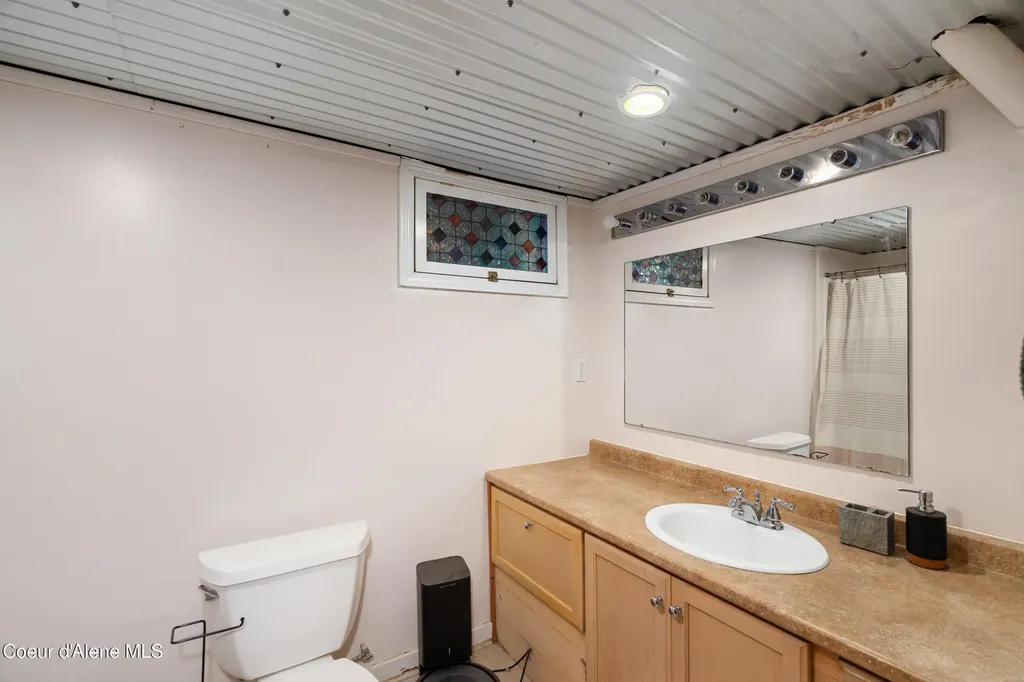 6758 El Paso Street Bonners Ferry ID 83805