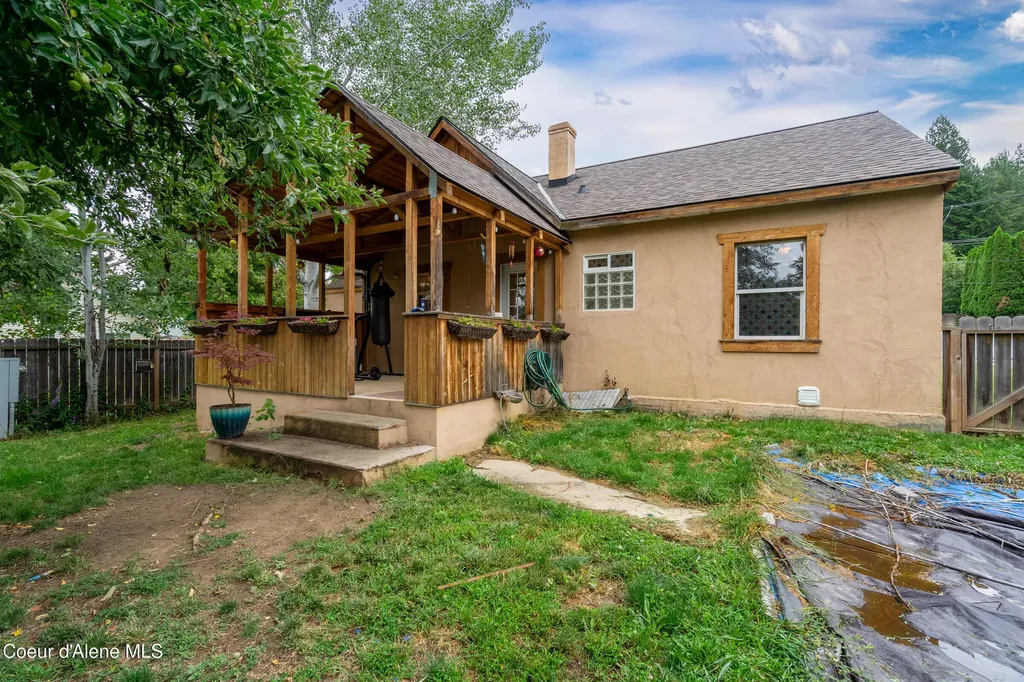 6758 El Paso Street Bonners Ferry ID 83805
