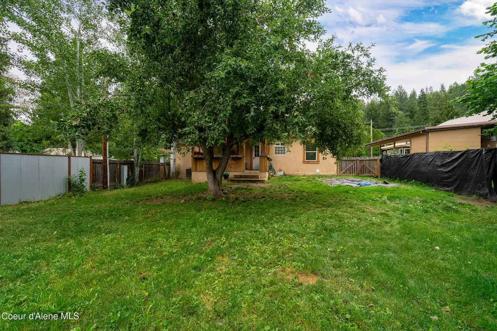 6758 El Paso Street Bonners Ferry ID 83805