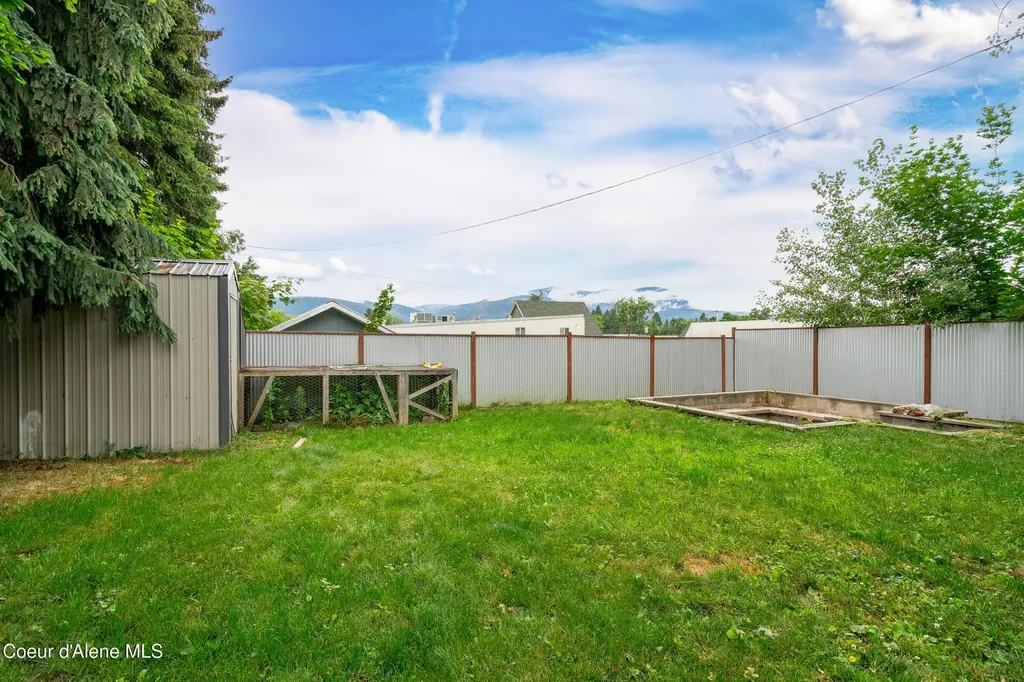 6758 El Paso Street Bonners Ferry ID 83805