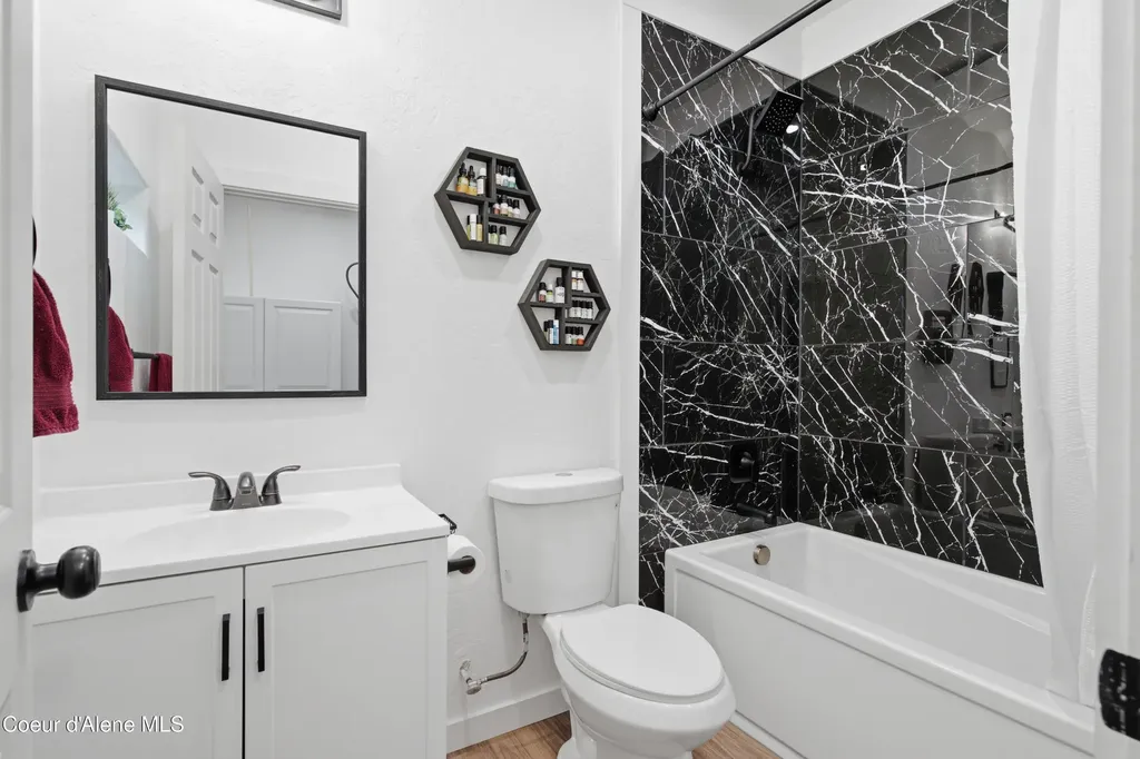 67 Loggers Lane Sagle ID 83860