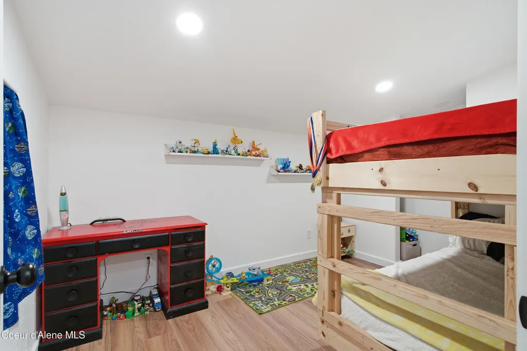 67 Loggers Lane Sagle ID 83860
