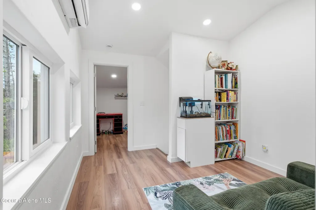 67 Loggers Lane Sagle ID 83860