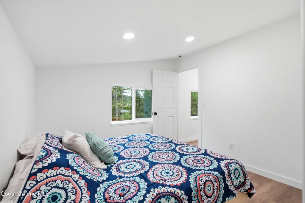 67 Loggers Lane Sagle ID 83860
