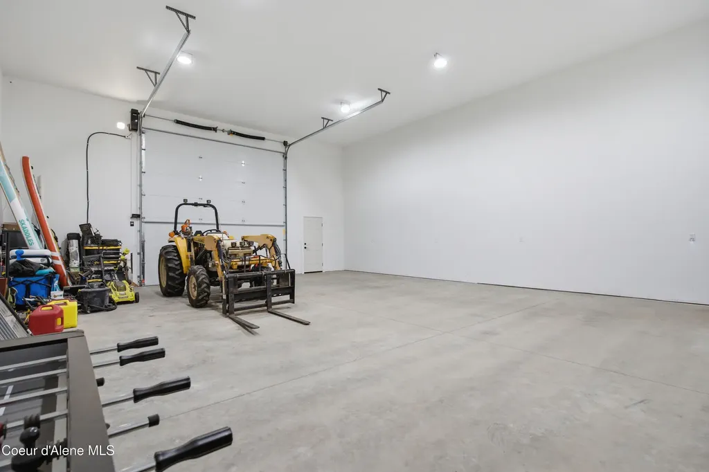 67 Loggers Lane Sagle ID 83860