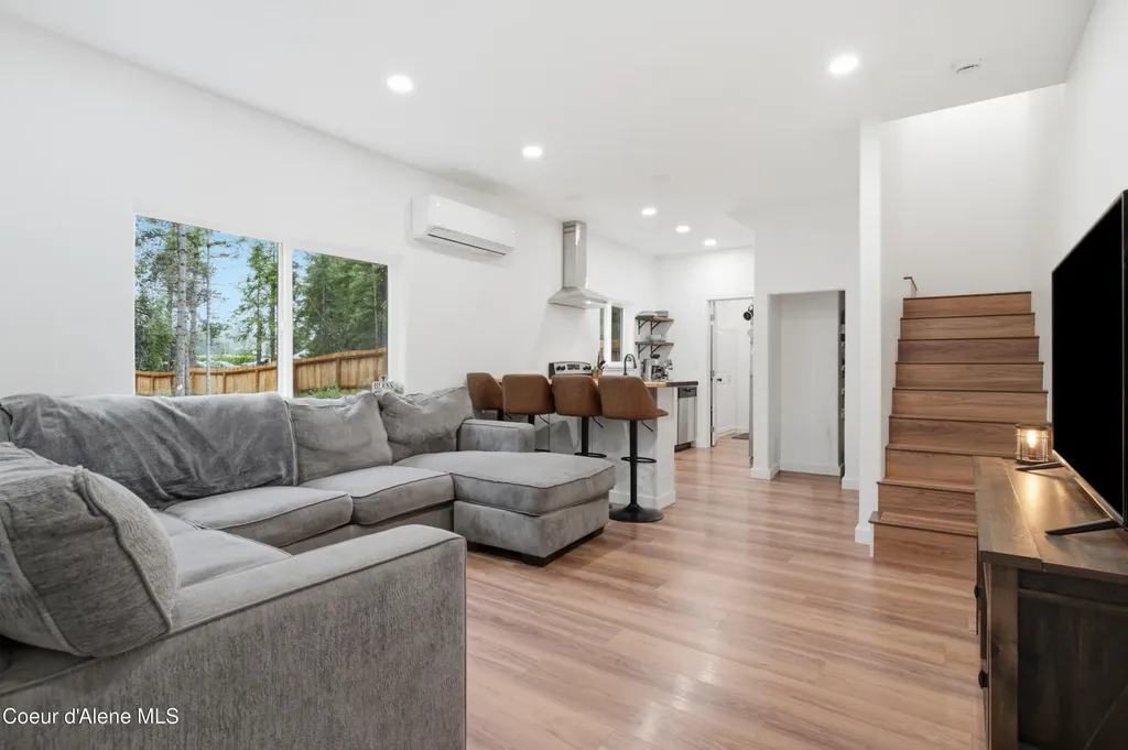 67 Loggers Lane Sagle ID 83860