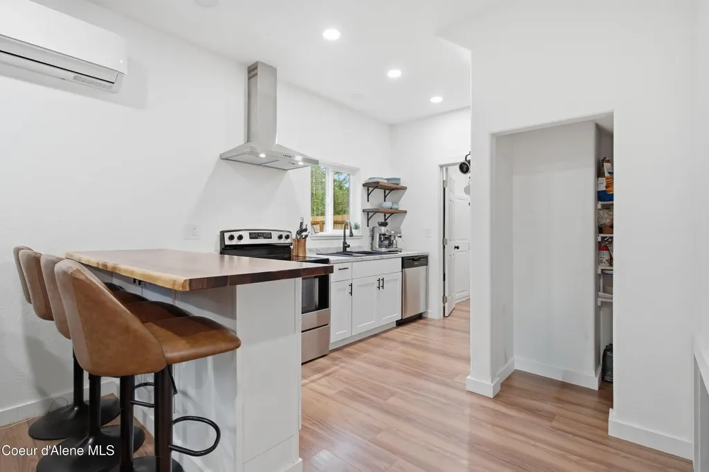 67 Loggers Lane Sagle ID 83860