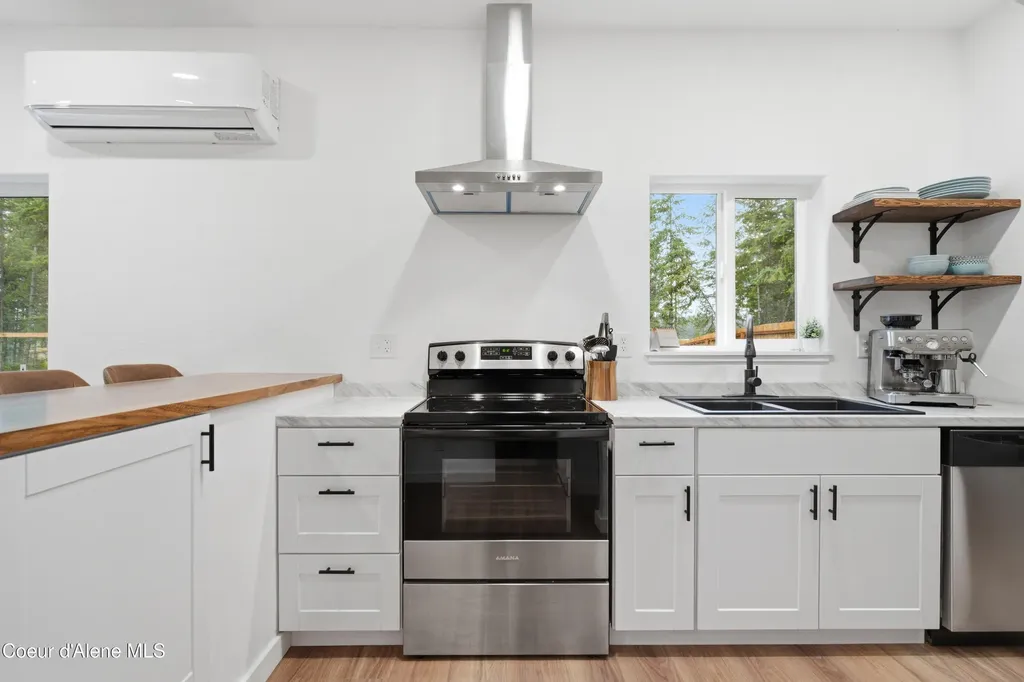 67 Loggers Lane Sagle ID 83860