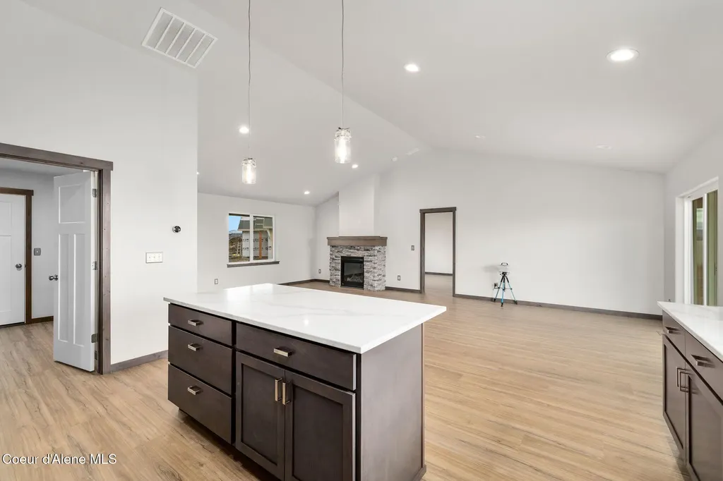 11992 N Lennon Lane Rathdrum ID 83858