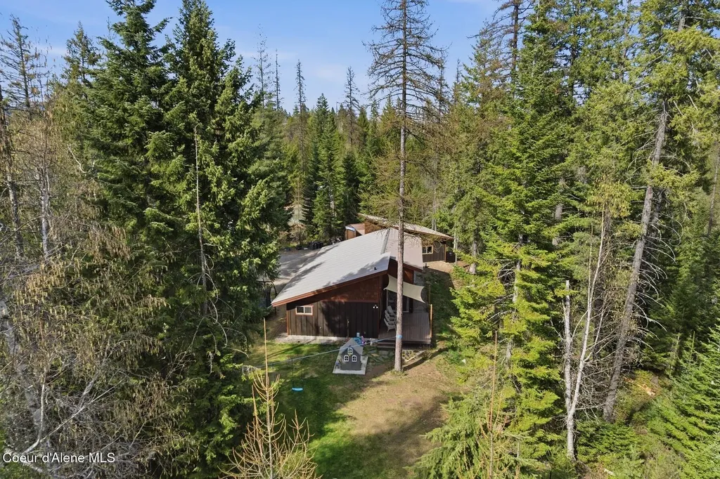 140 Astilbe Lane Sagle ID 83860