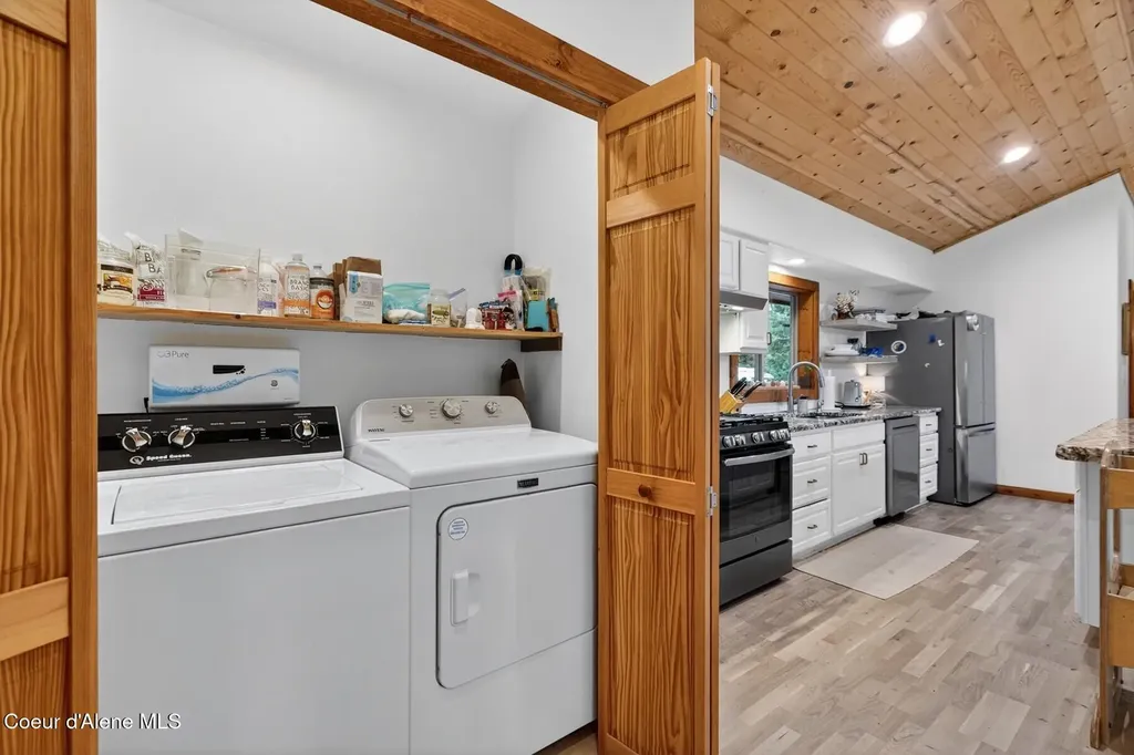 140 Astilbe Lane Sagle ID 83860