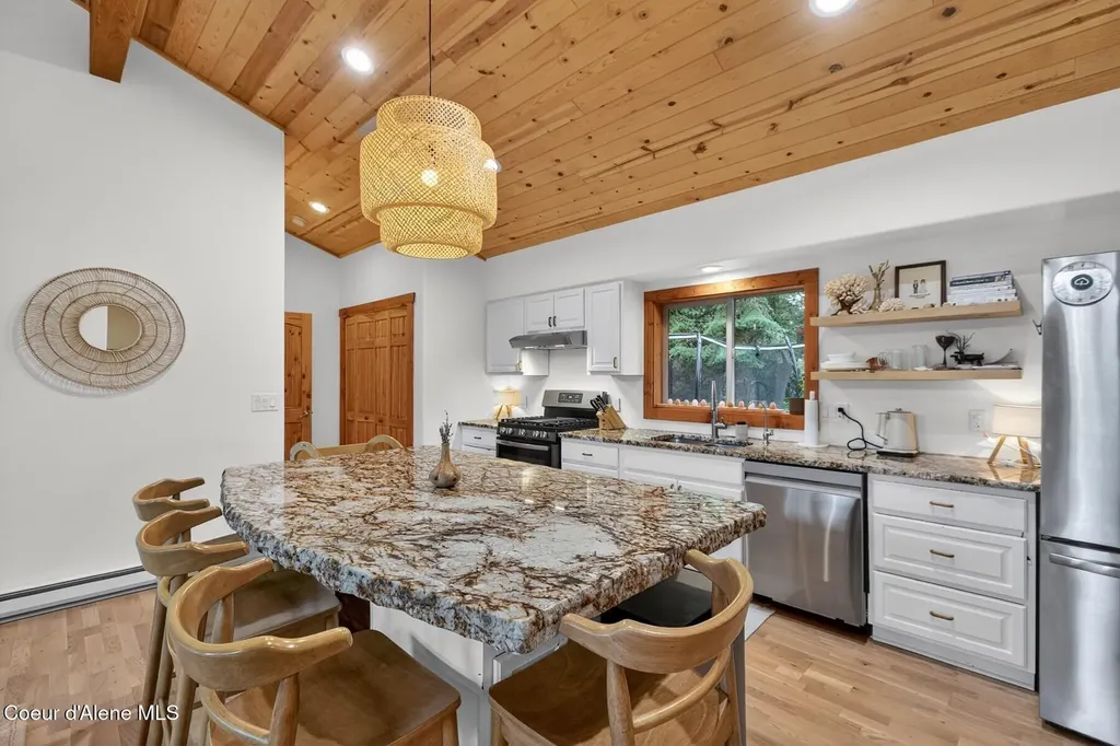 140 Astilbe Lane Sagle ID 83860