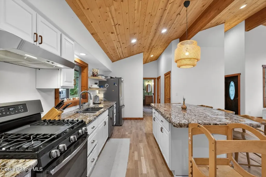 140 Astilbe Lane Sagle ID 83860