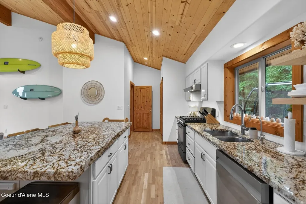 140 Astilbe Lane Sagle ID 83860