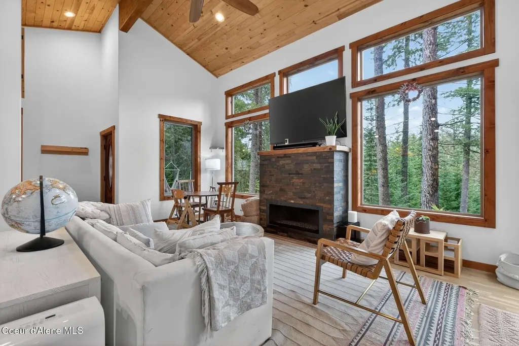 140 Astilbe Lane Sagle ID 83860