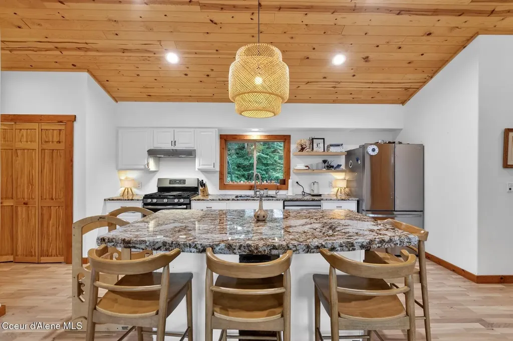 140 Astilbe Lane Sagle ID 83860