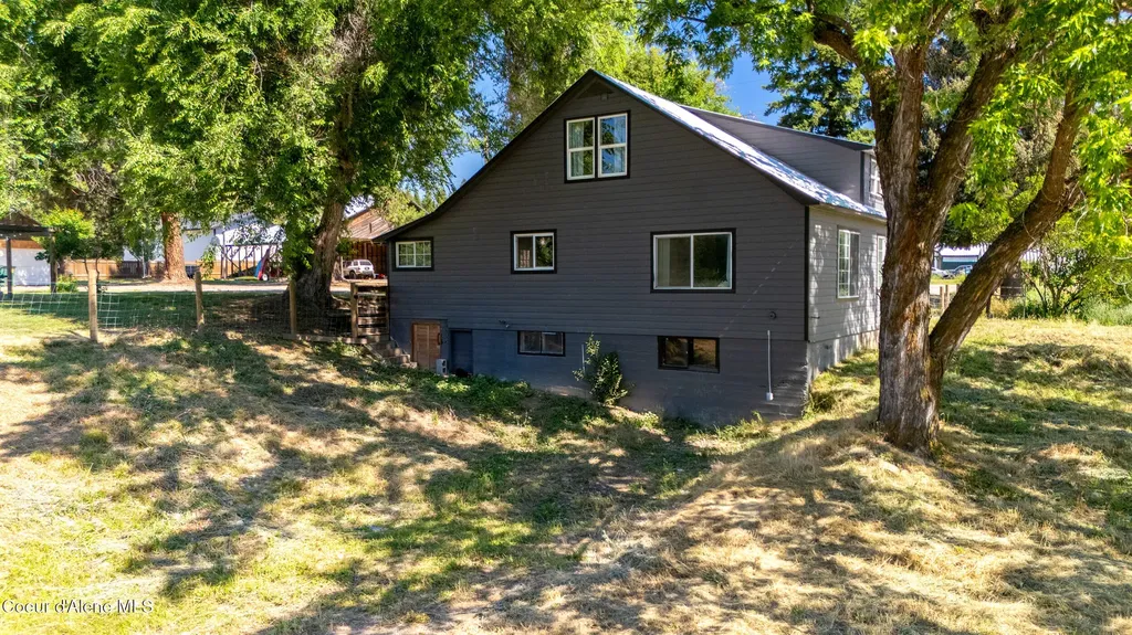 256 Roosevelt Road Bonners Ferry ID 83805