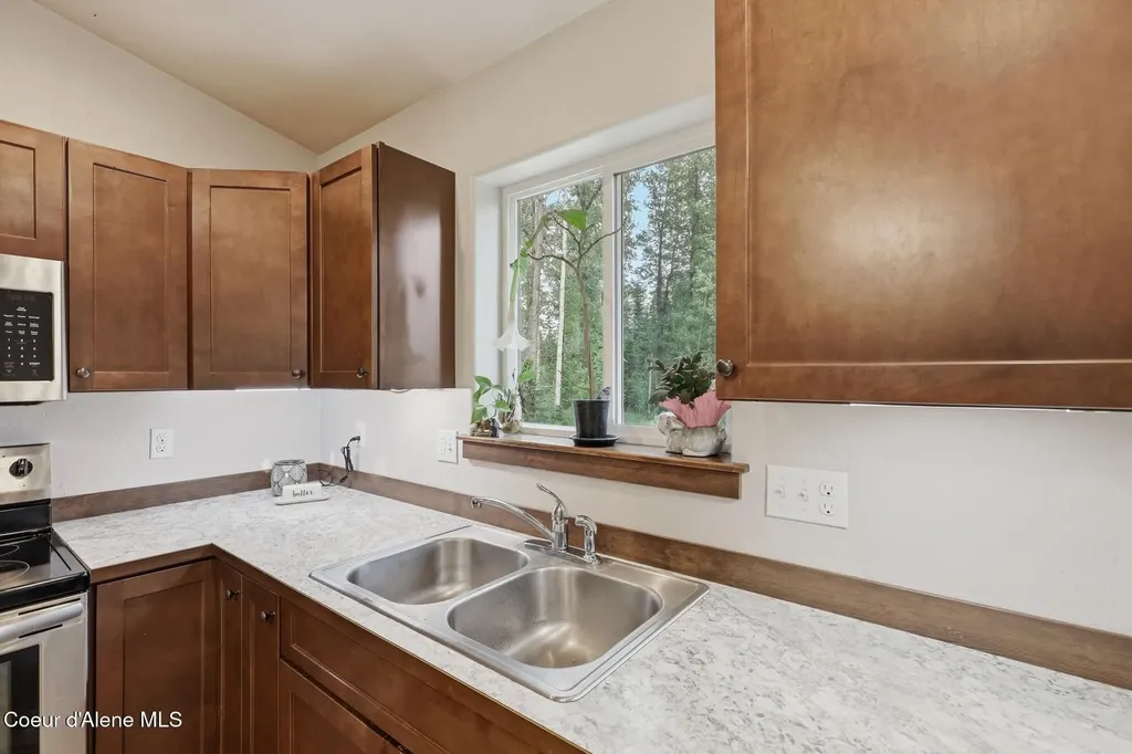 5611 Blacktail Road Careywood ID 83809
