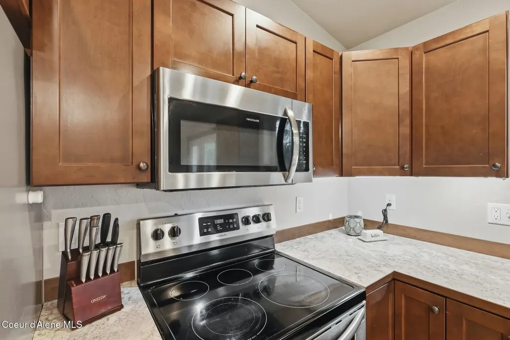 5611 Blacktail Road Careywood ID 83809