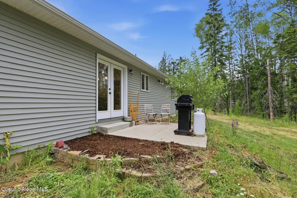 5611 Blacktail Road Careywood ID 83809